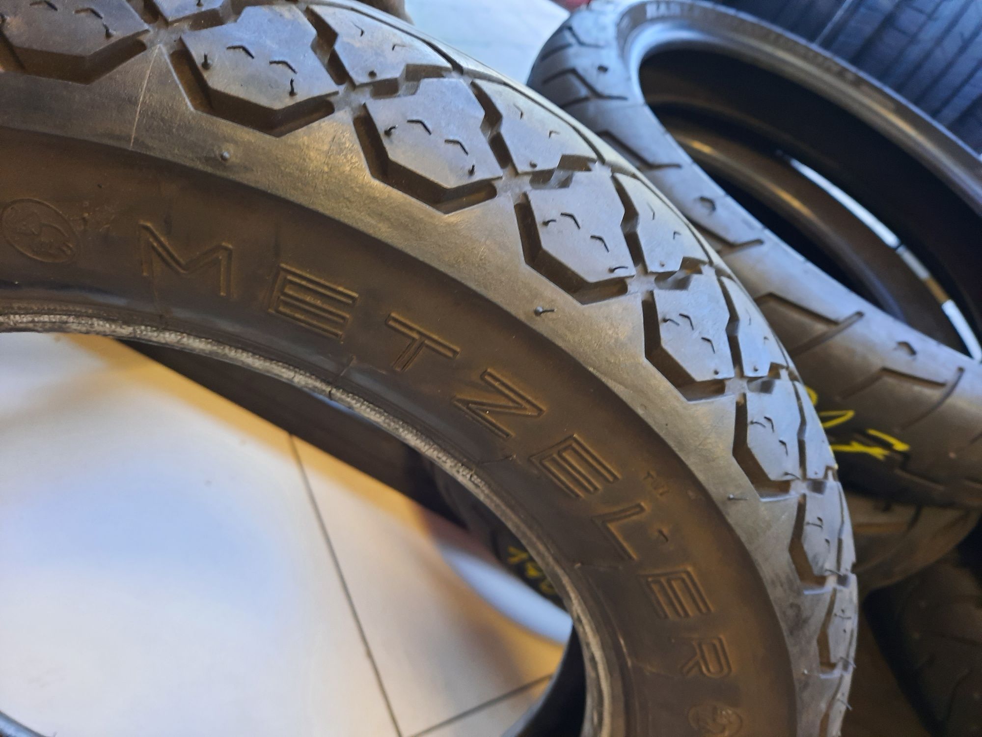 Opona motocyklowa 140/80R15 Metzeler