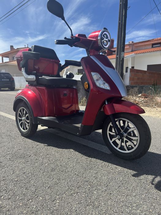 Scooter elétrica de 3 rodas – como nova, ainda com garantia!