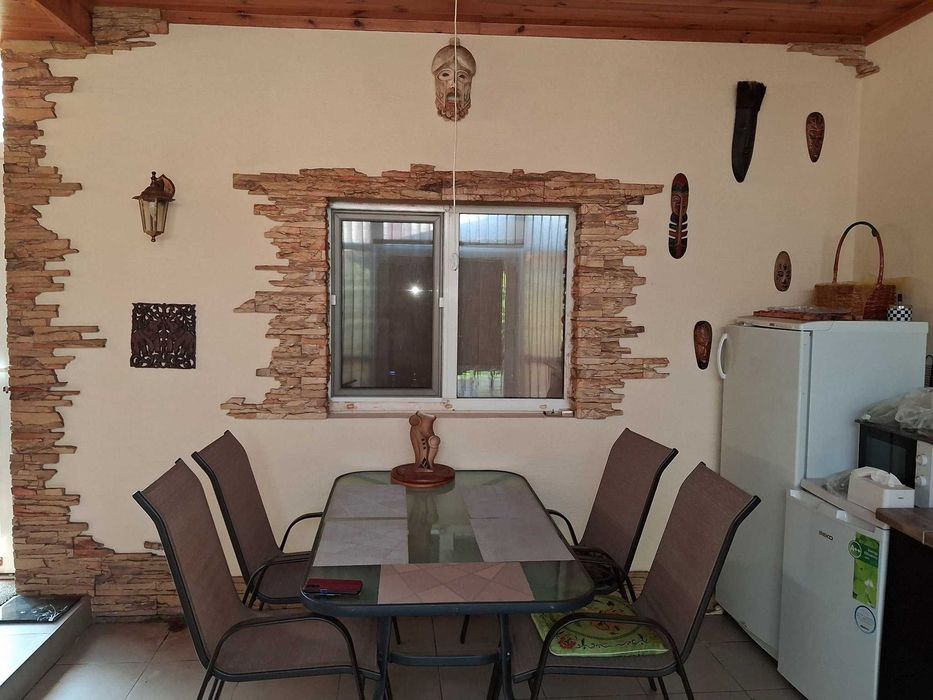 Будинок з ремонтом та басейном у Крюкові