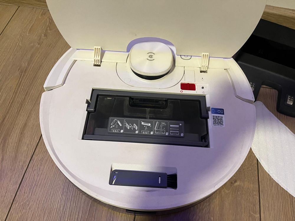 ECOVACS DEEBOT N8 PRO robot odkurzający z funkcją wycierania