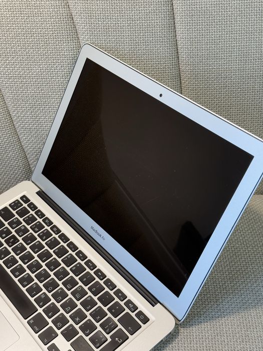 Apple MacBook Air 13" 2013 i5/4gb/256gb Silver