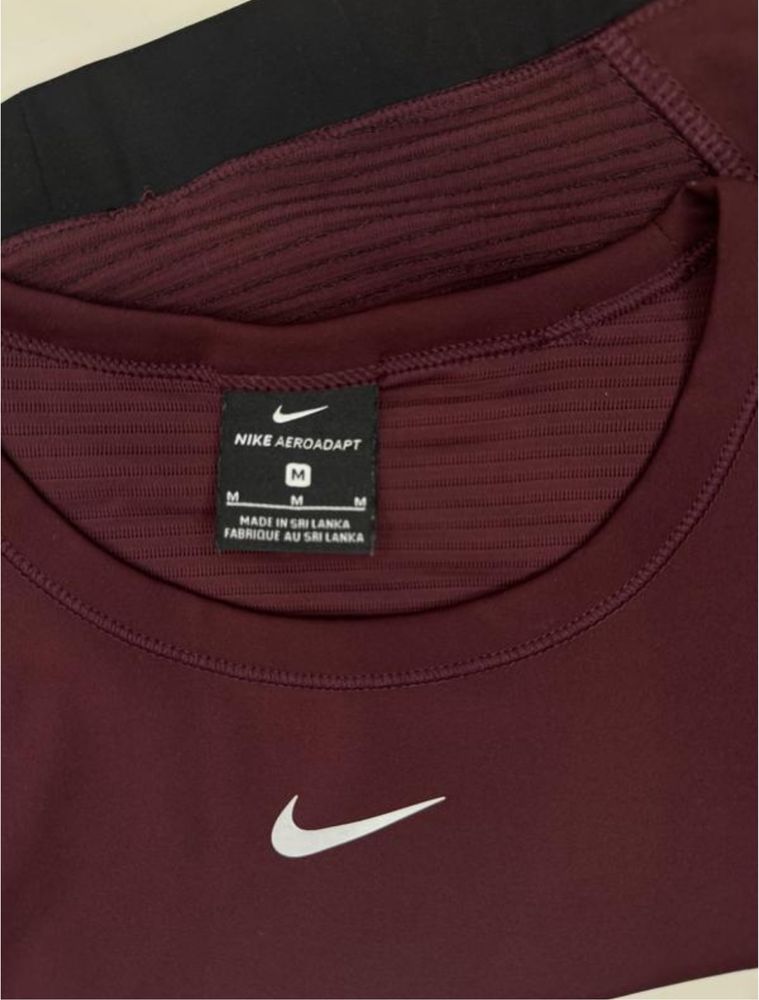 Топ nike pro aeroadapt