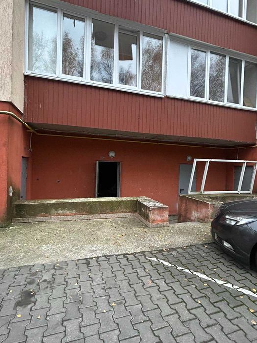 Продаж комерційного приміщення на вул. Озерна 3, площа 85.4 кв.м