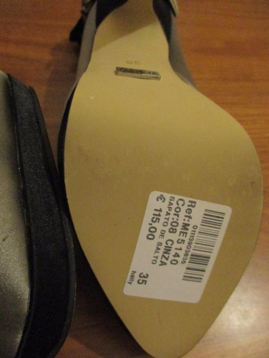 sapatos cinza menbur novos