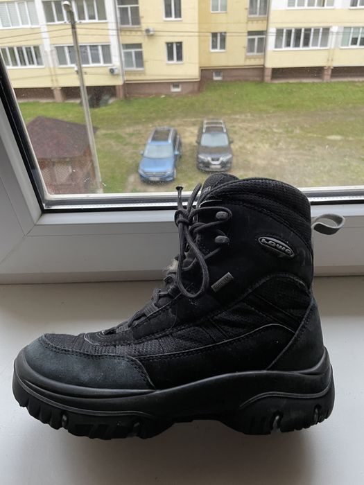 Lowa чоботи 37