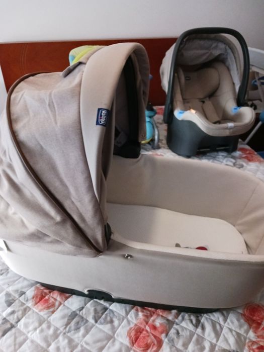 Carrinho de bebé chicco  3 em 1 e oferta isofix