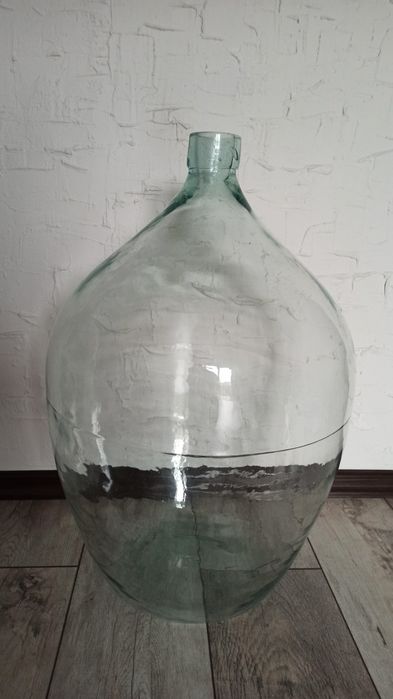 Gąsior do wina, stary bardzo dobrym stanie.