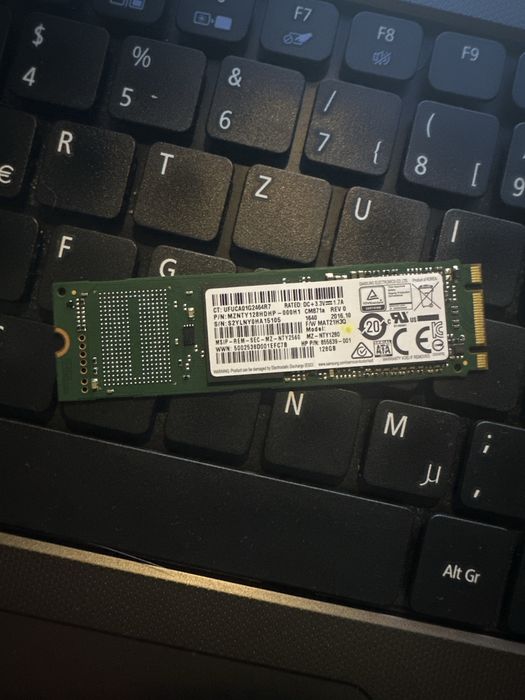 SSD Samsung 128 GB M.2 SATA стан як новий