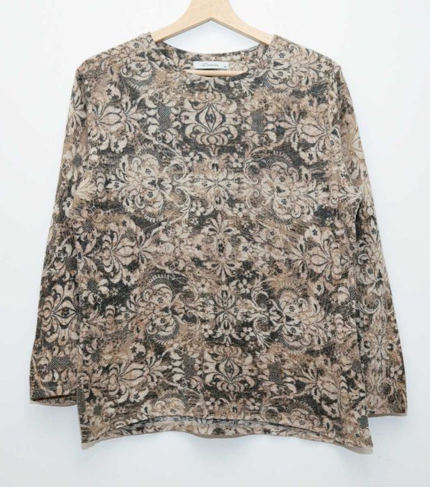 Oryginalny sweterek w gobelinowy wzor