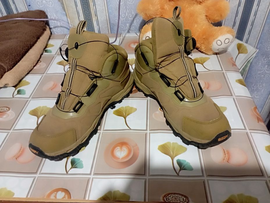 Продам Берцы новые