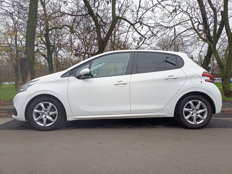 Peugeot 208 2020 року