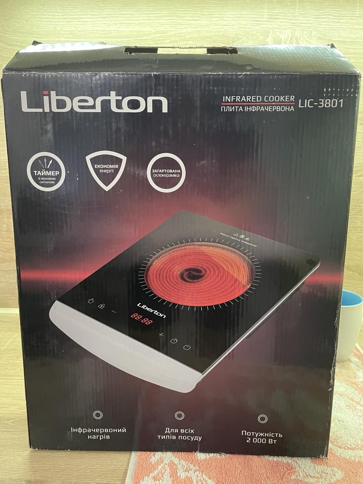 Продам электрическую плитку Liberton  LIC - 3801