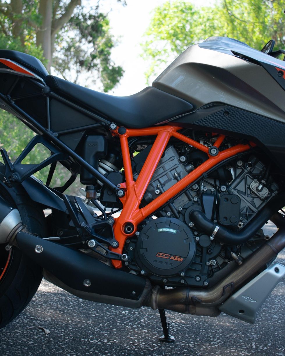 KTM 1290 SUPER DUKE GT impecável