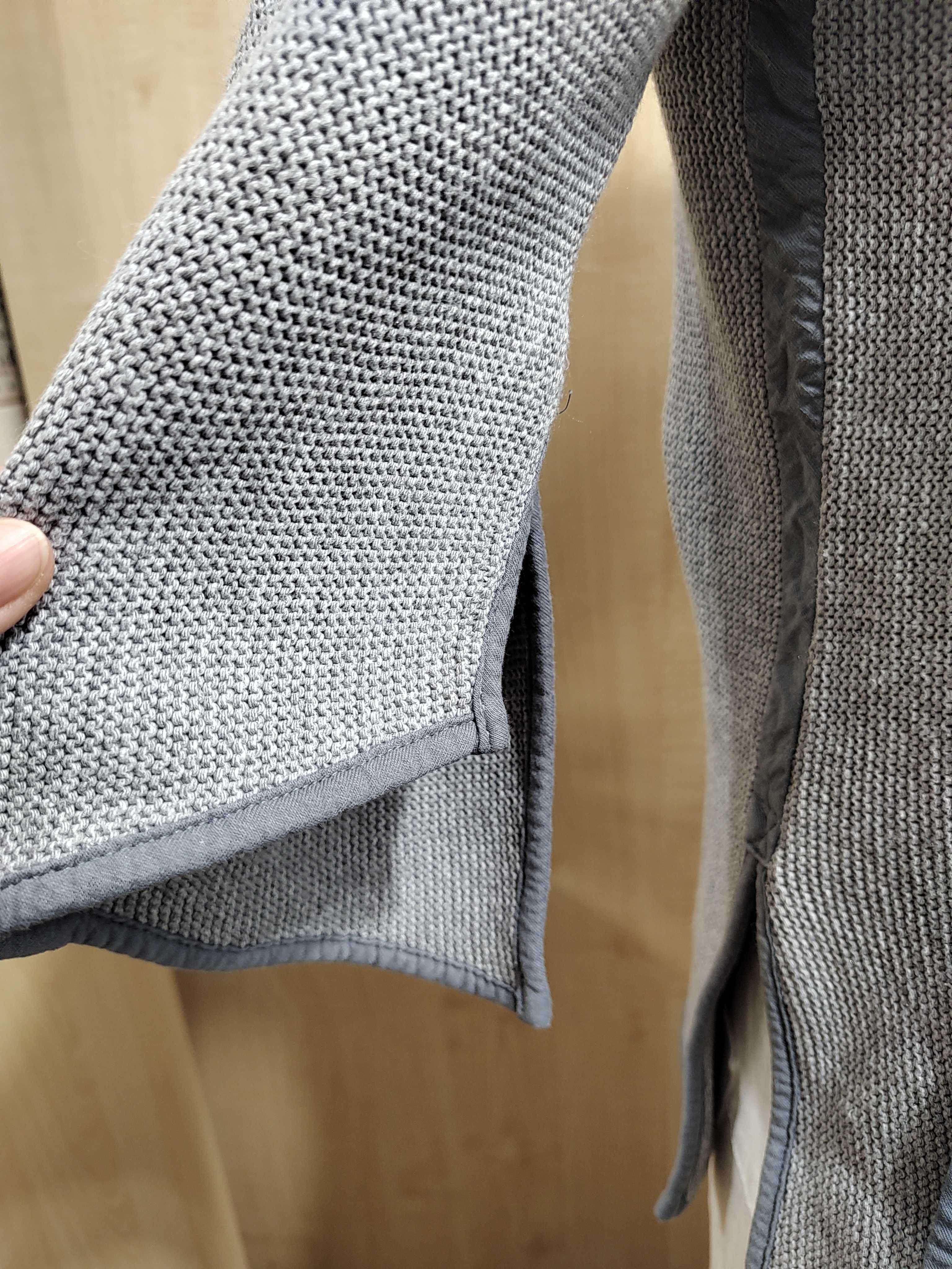 Elegancki asymetryczny awełniany kardigan sweter z ozdobnym kołnierzem
