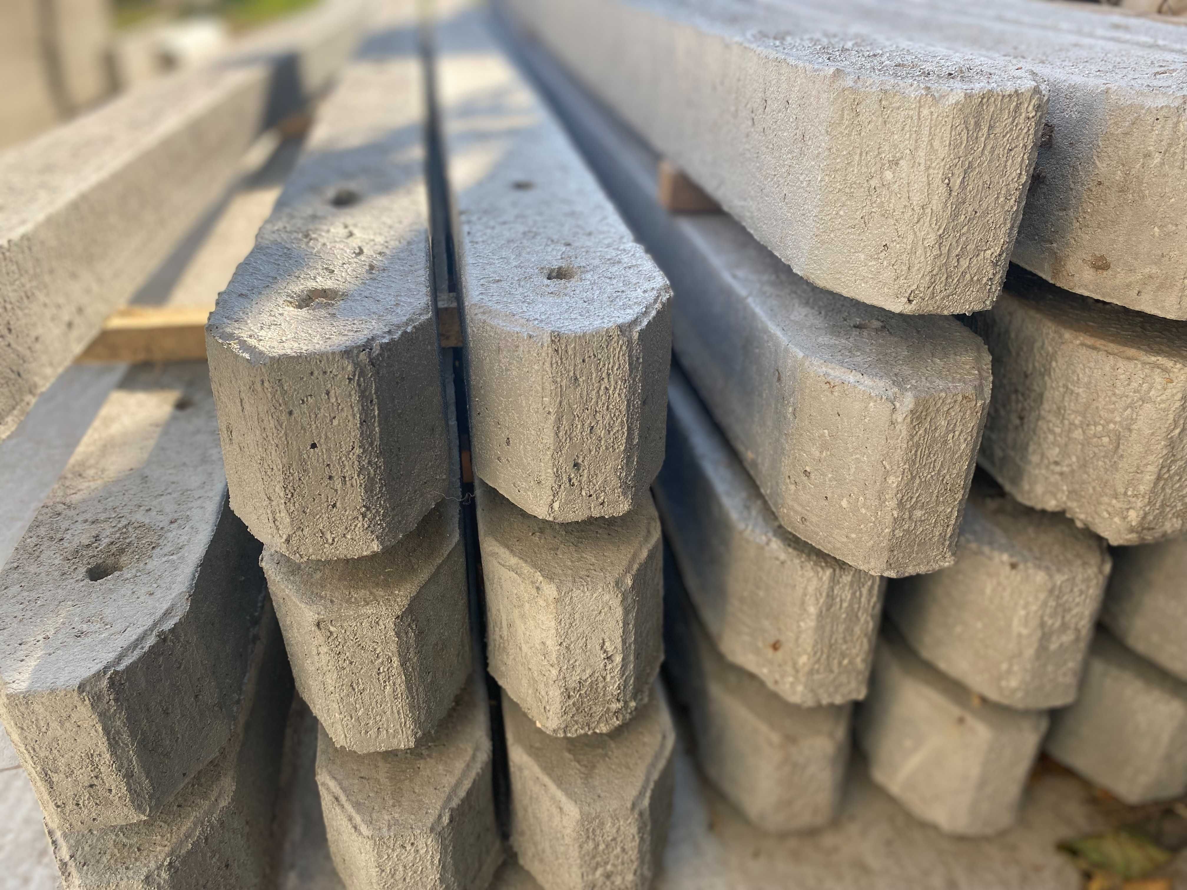 Słupek betonowy do ogrodzeń (do siatki leśnej)/2.20m