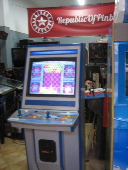 Troco Máquina Arcade com 645 jogos