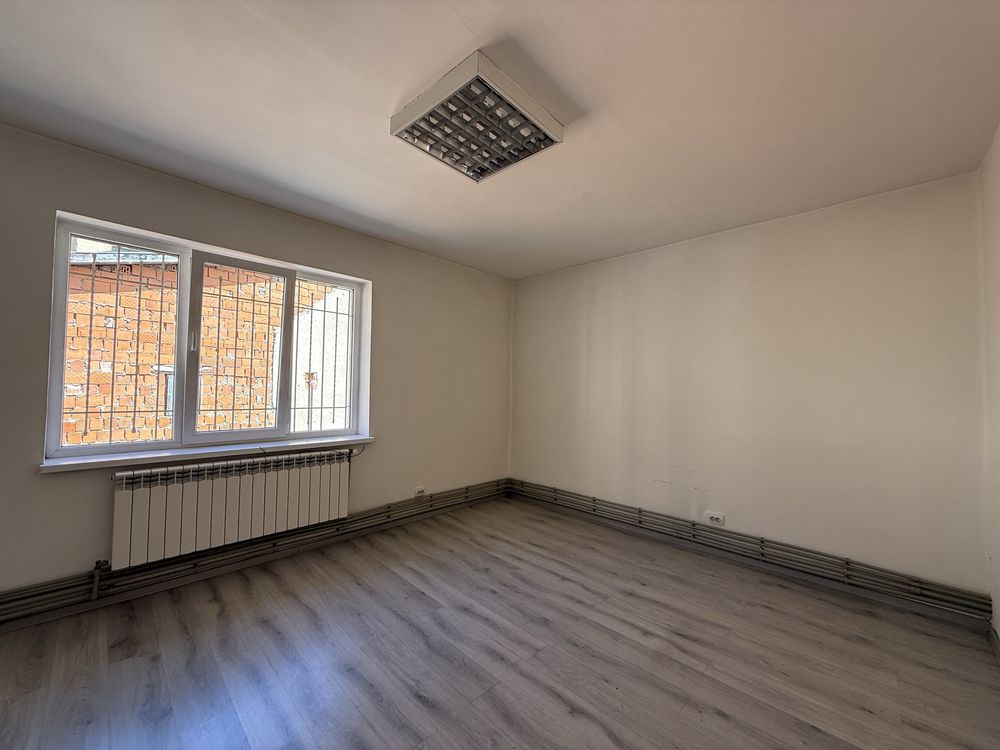 Продажа у центрі Хуста комерційного приміщення
