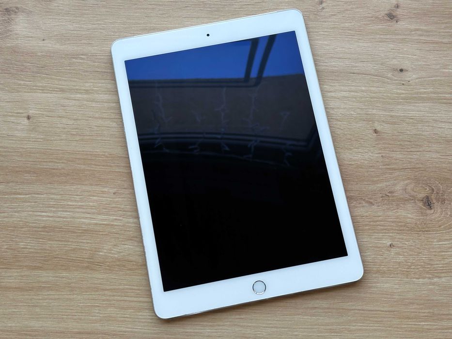 Tablet Apple iPad Air 2 gen. 64 GB Wi-Fi + LTE – bat: 67% – GW 6M