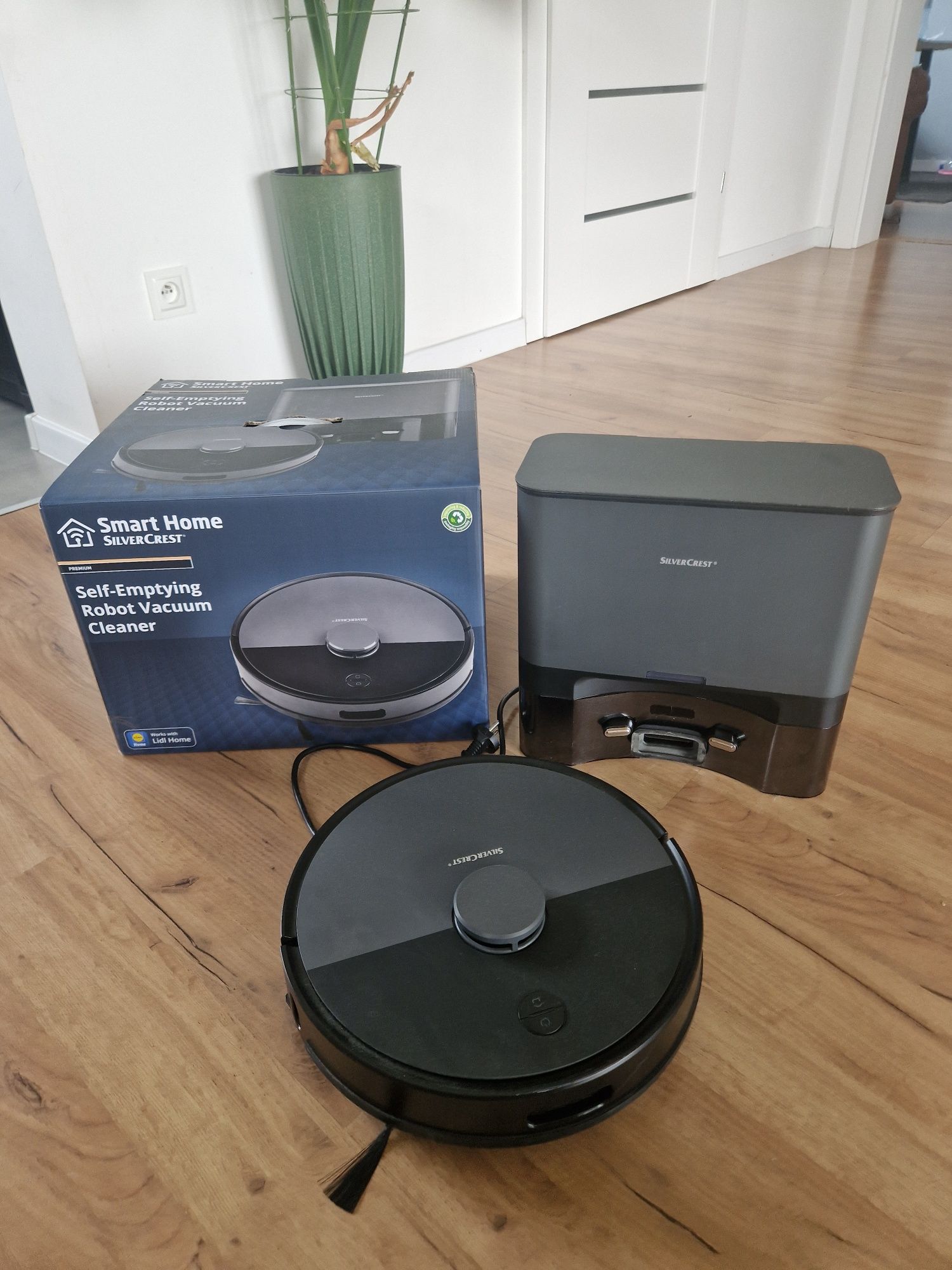 Odkurzacz samojezdny Silver crest  Robot sprzątający ze stacją opróżni