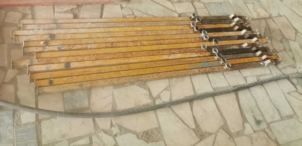 Construção civil. 12 Reguas de aprumar tijolo. 120€