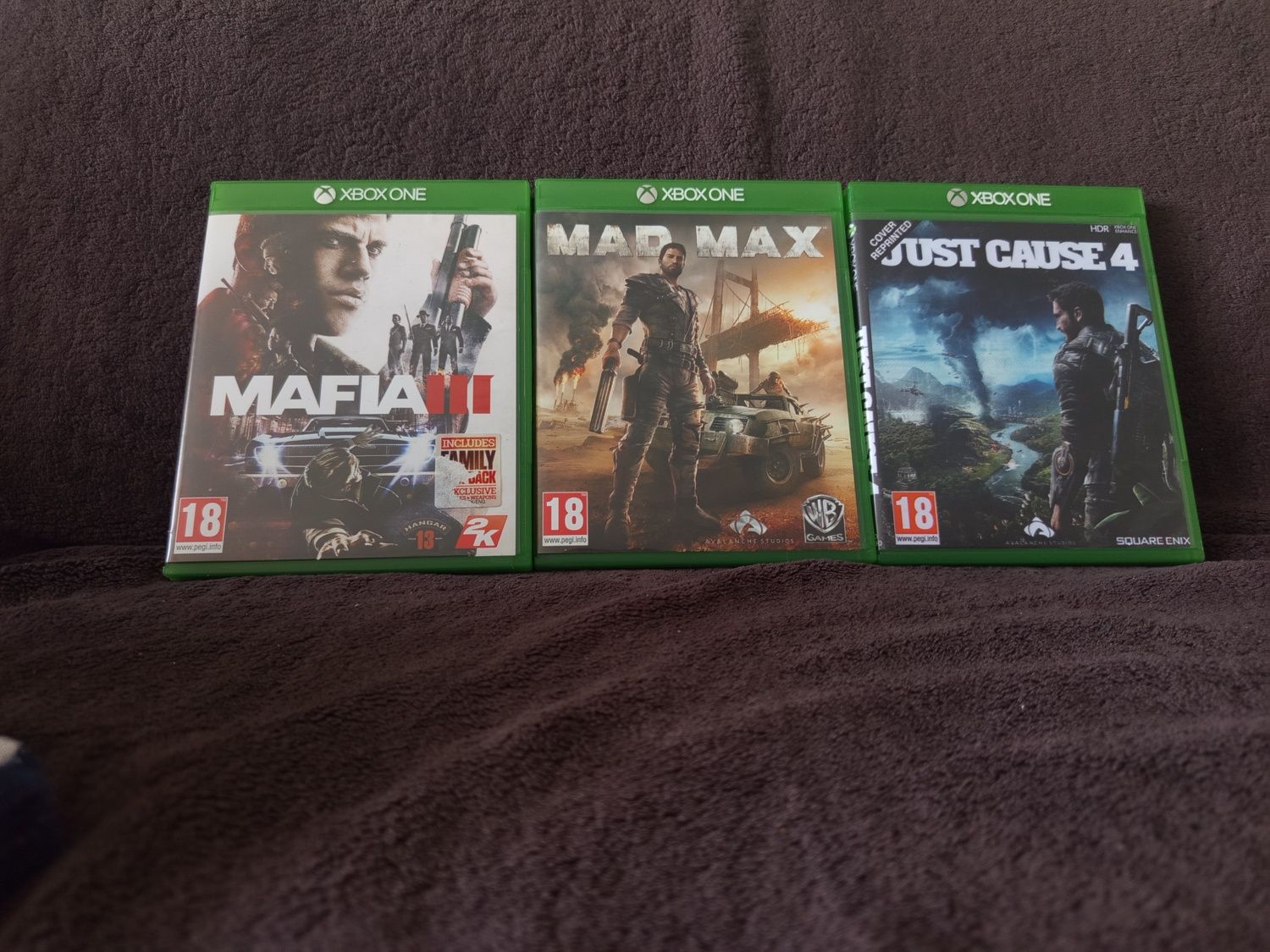 Xbox one s z padem i 3 grami