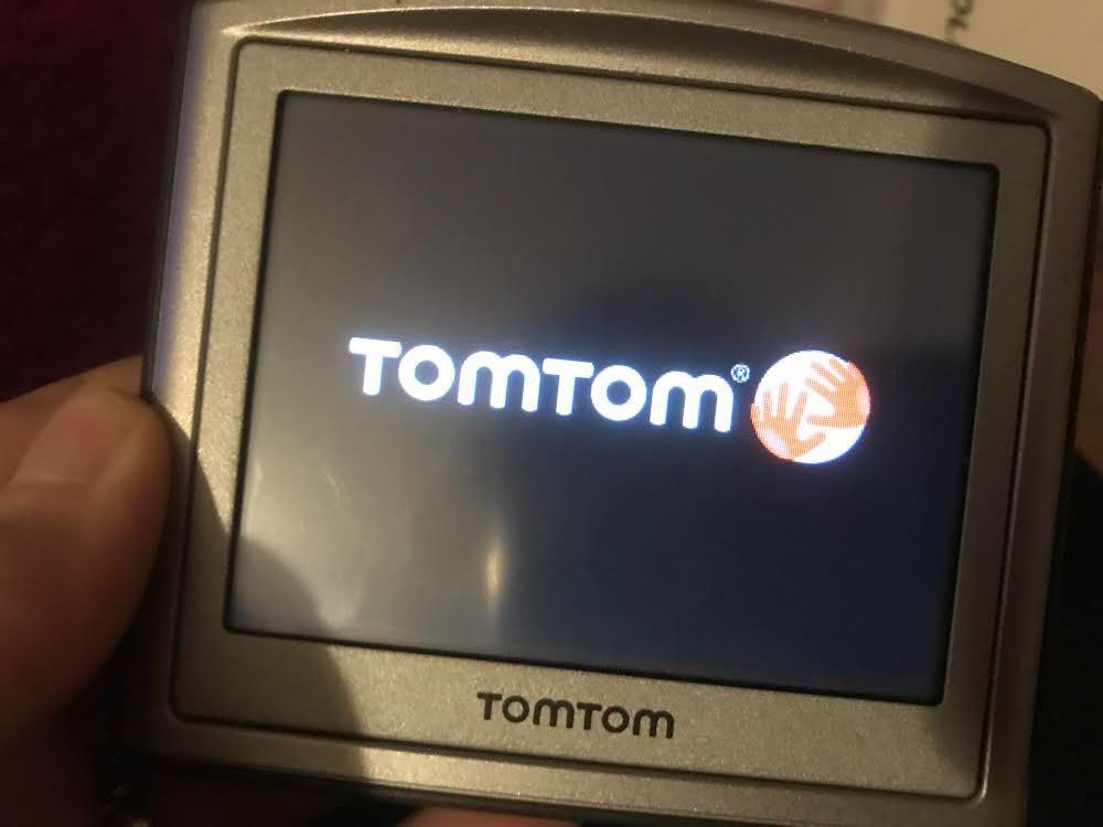 Gps Tomtom one na caixa