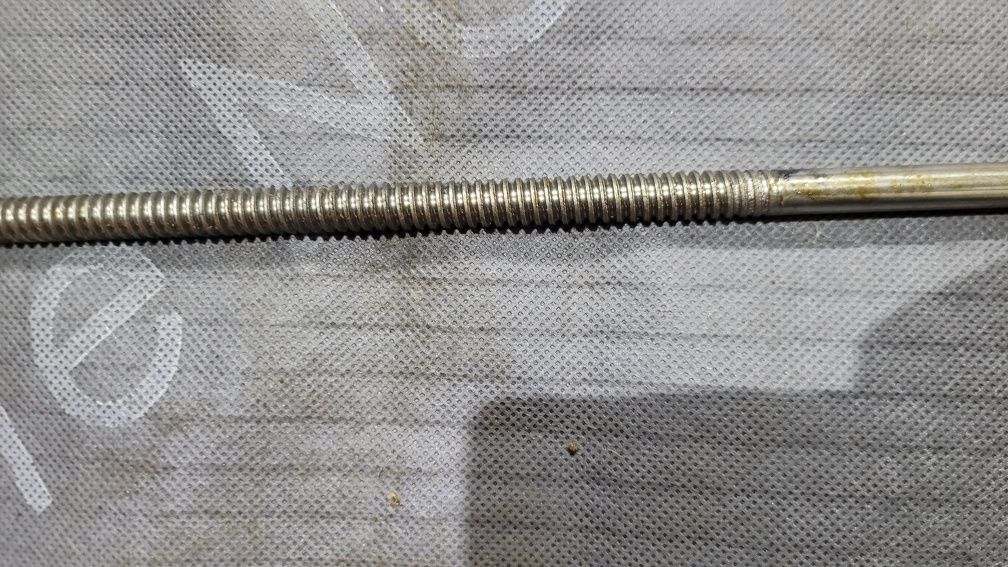 Śruba trapezowa długa 110cm