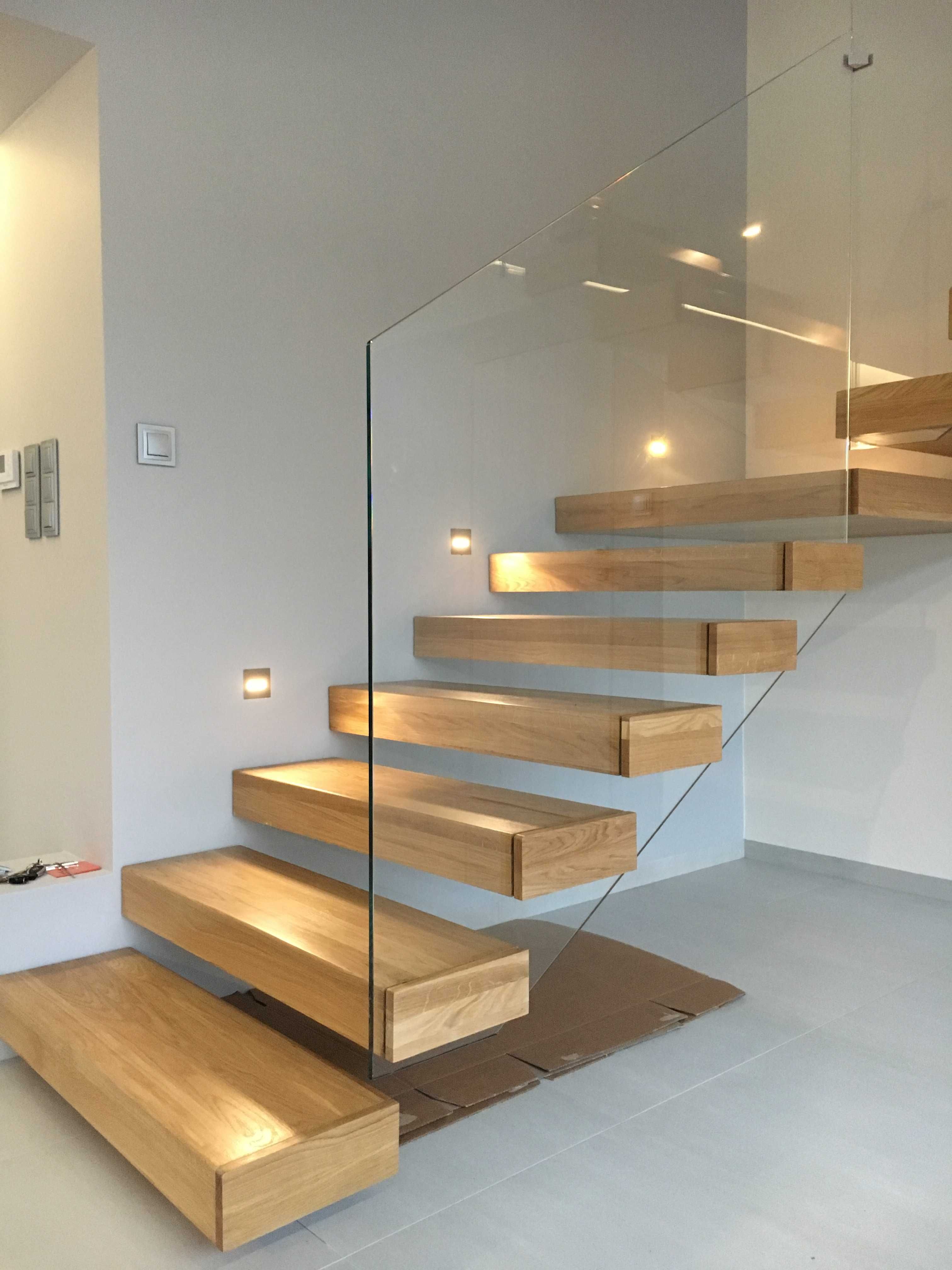 Schody półkowe dębowe z balustradą Producent Wycena Gratis !