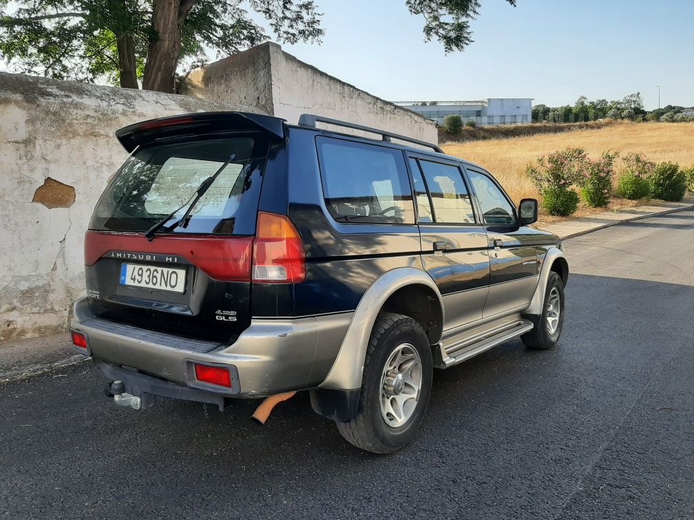 Mitsubichi pajero sport wagon 2.5