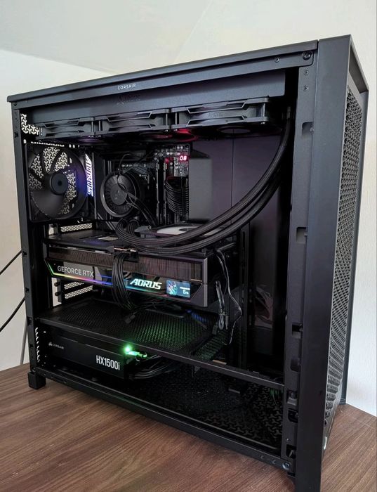 Komputer do gier z aorus rtx 5090, ryzen 7 9800x3d