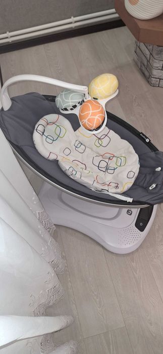 Заколисуючий центр 4 moms mamaroo