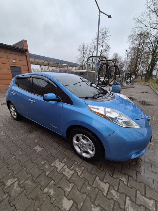 Nissan leaf  2013рік