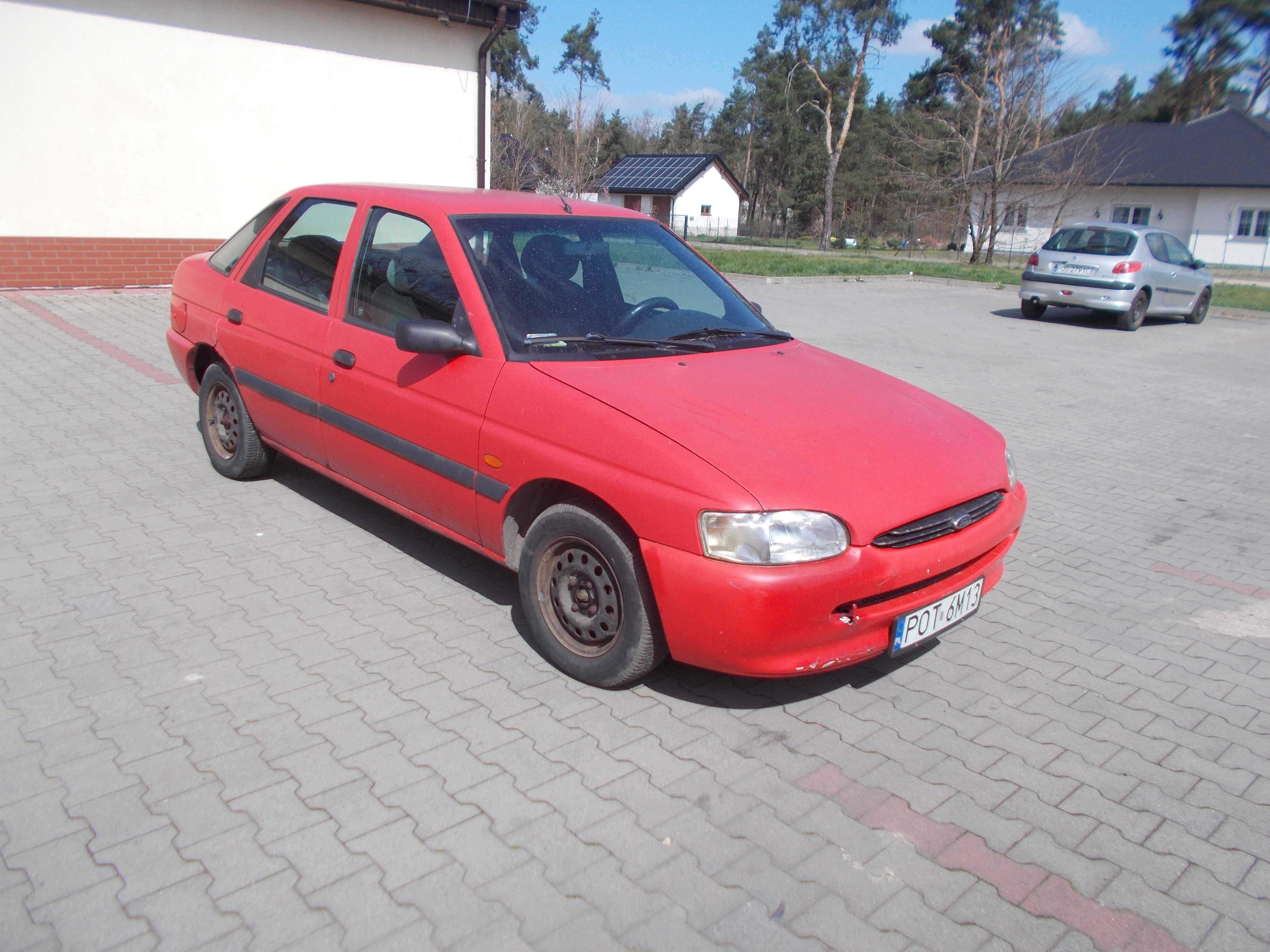 Ford Escort na części KOLOR CZERWONY 1,6 Benzyna