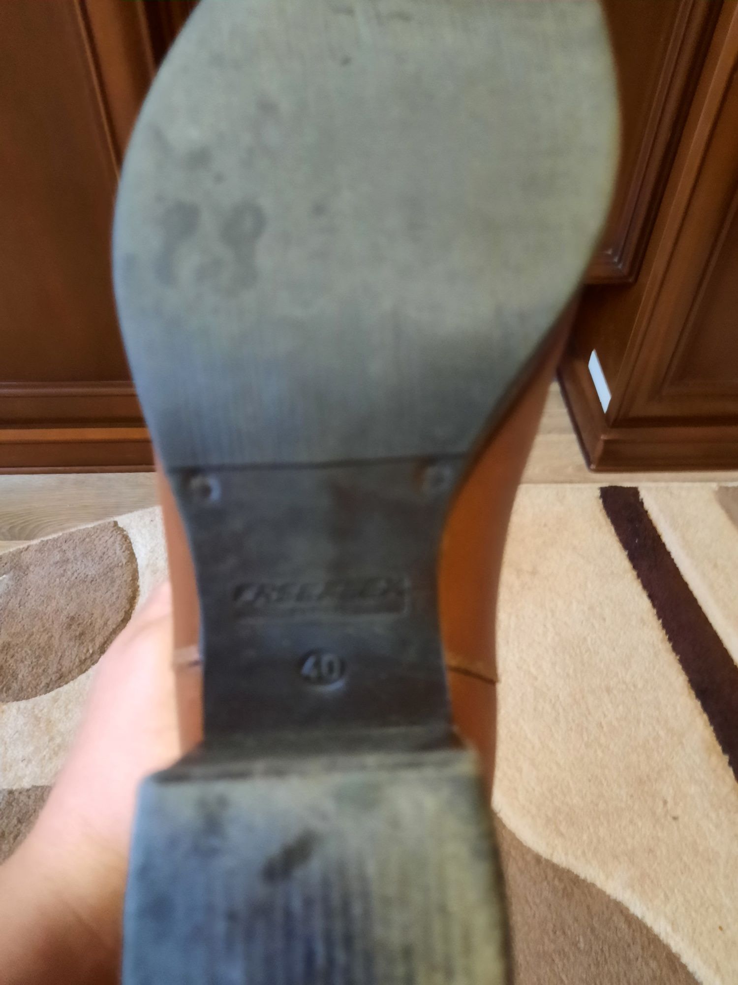 Продам Челси ,Сапоги кожаниє 40 розмер