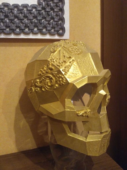 маска Череп техно золото