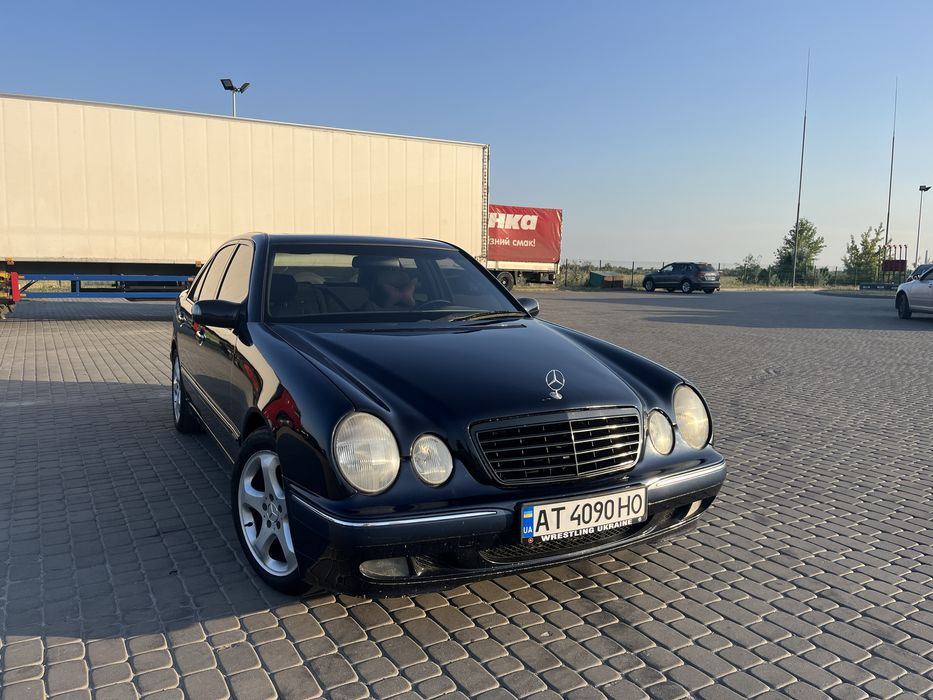Mercedes-Benz E270 W210