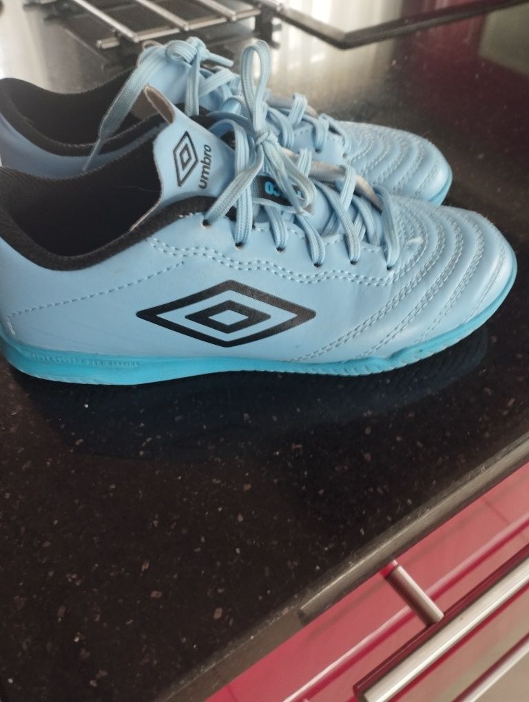 Buty piłkarskie 33 Umbro