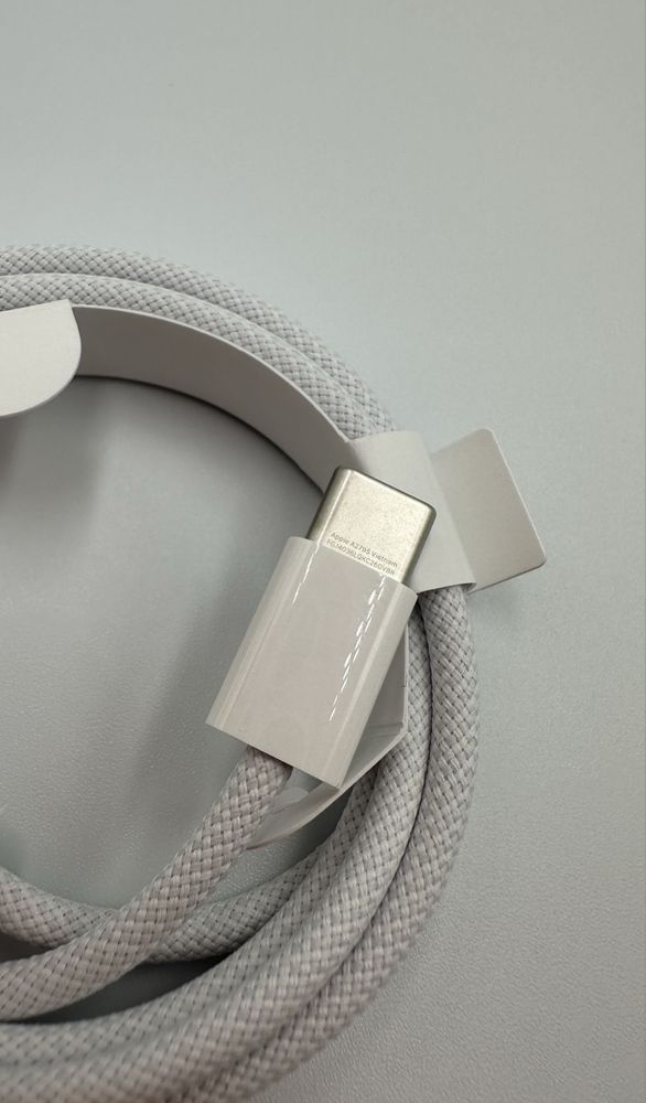 Oryginalny Kabel z Tkaniny USB -C USB-C do iphone’a 15/16