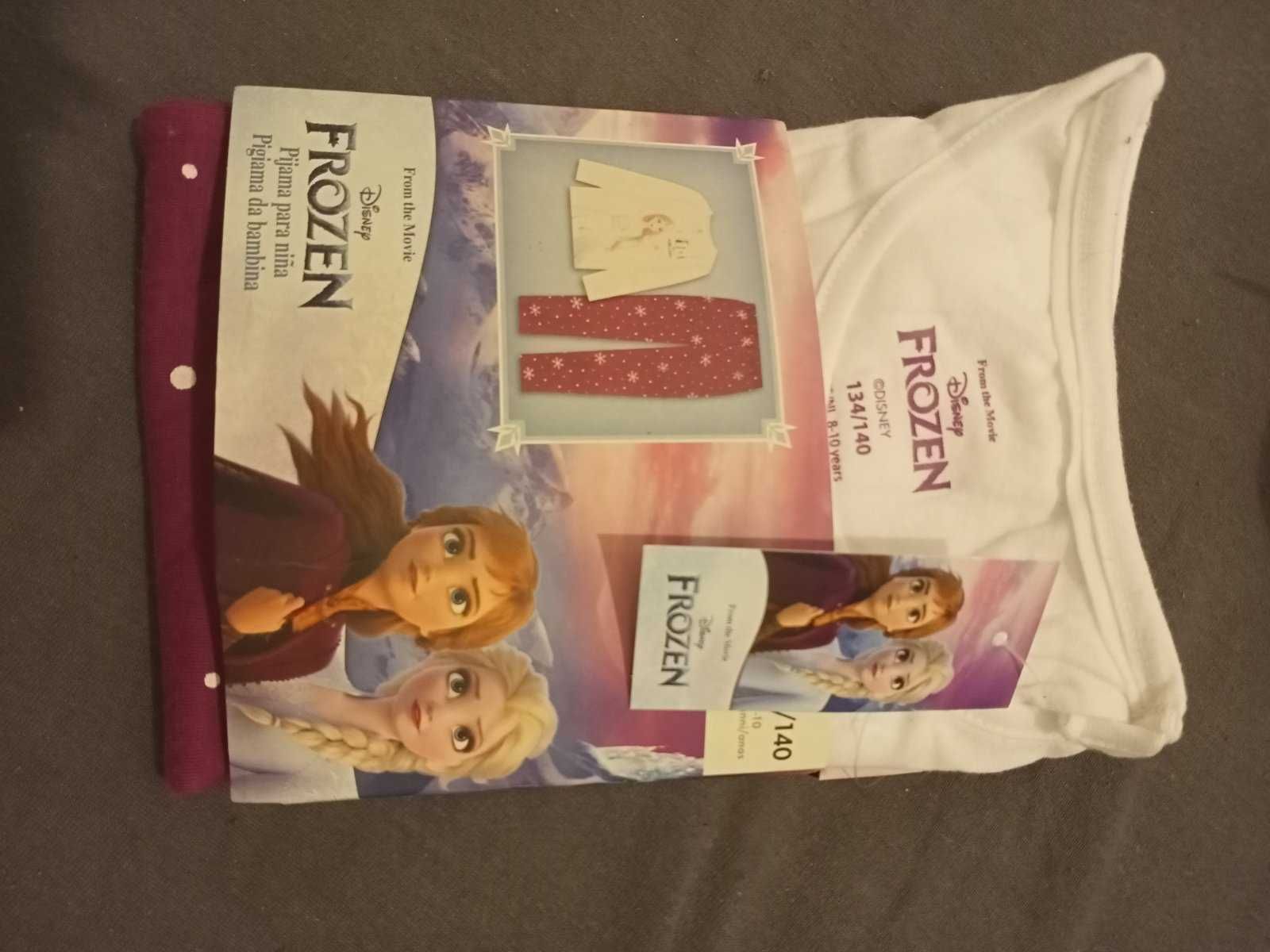 Piżama dla dziewczynki siedmiu lat z Frozen biało-różowa.