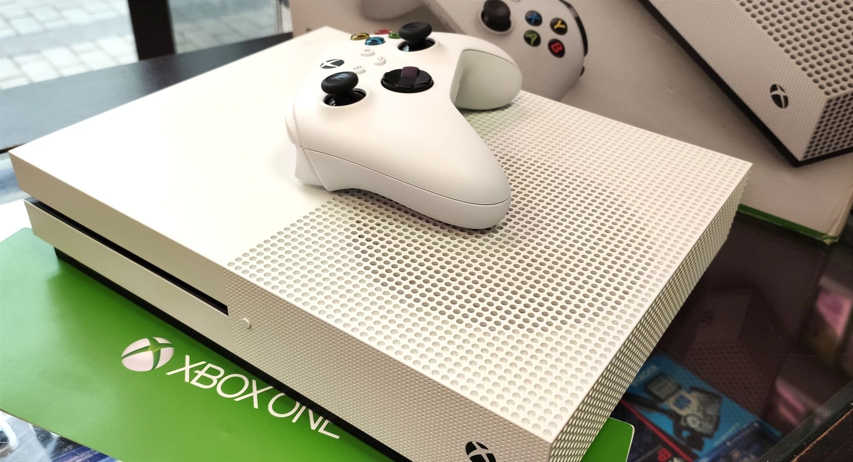 Konsola Xbox One S 500GB pełny komplet Stan idealny Tomland.eu Sklep
