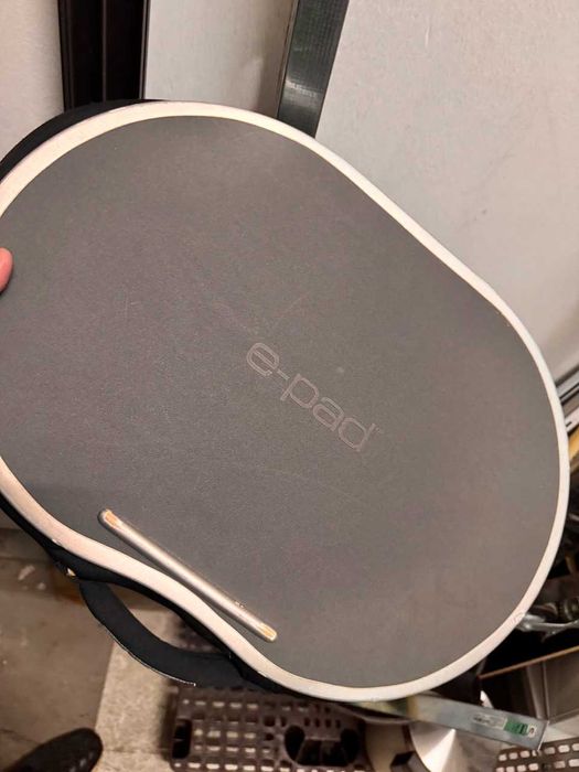 Almofada para Notebook E-pad Brookstone em Perfeito Estado