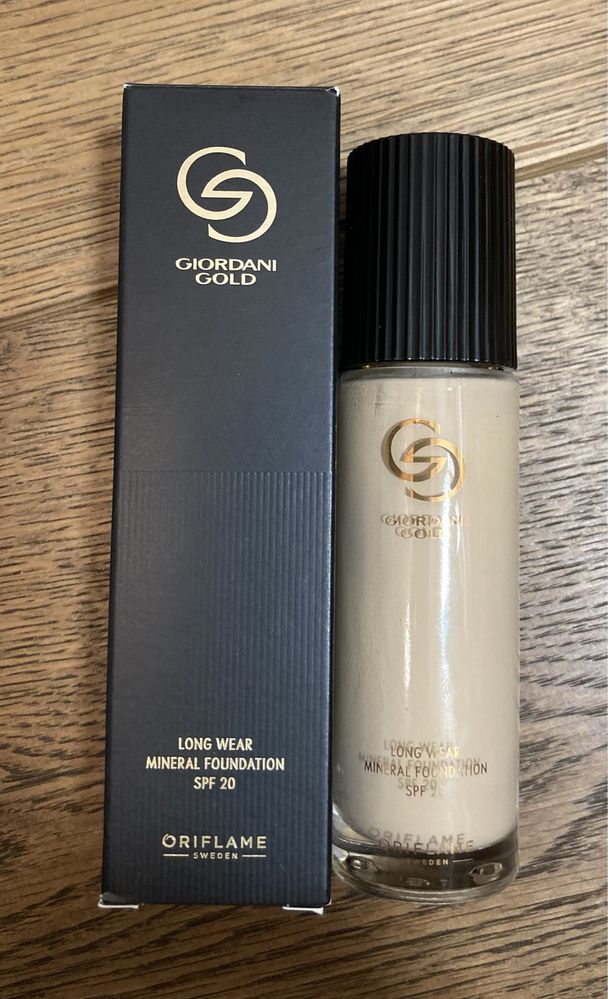 Oriflame Giordani Gold Vanilla Neutral podkład do twarzy 30 ml