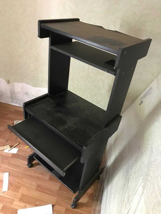 Стол для компьютера