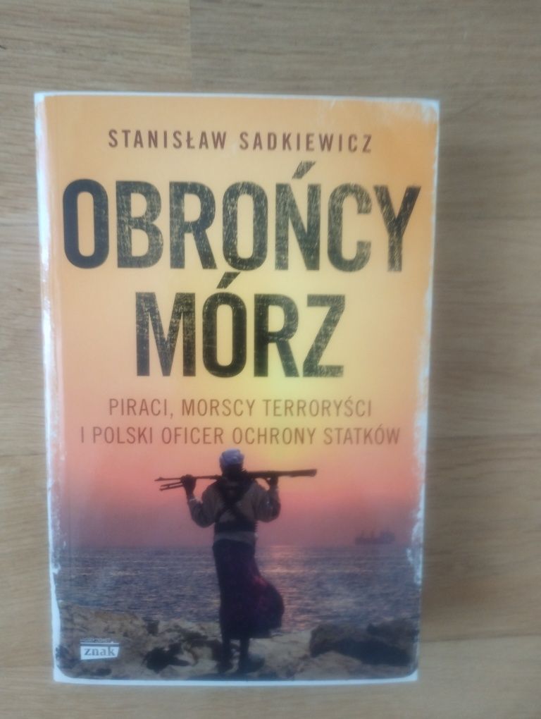 Książka ,Obrońcy mórz,Stanisław Sadkiewicz