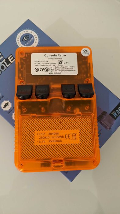 Consola R36S - Consola de jogos retro/antigos