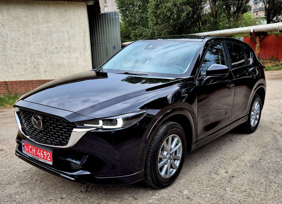 Mazda CX-5.select. black.