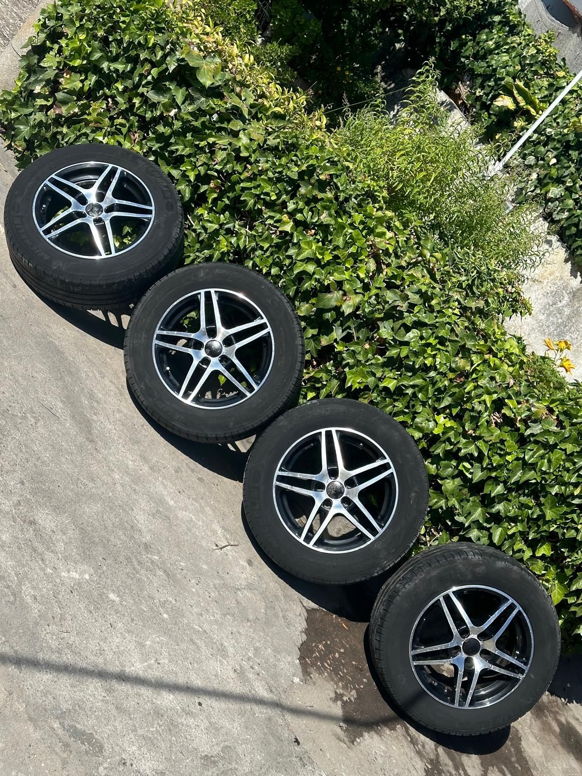 JANTE 15 5×108 com pneu 200€ interessados contactar através do número