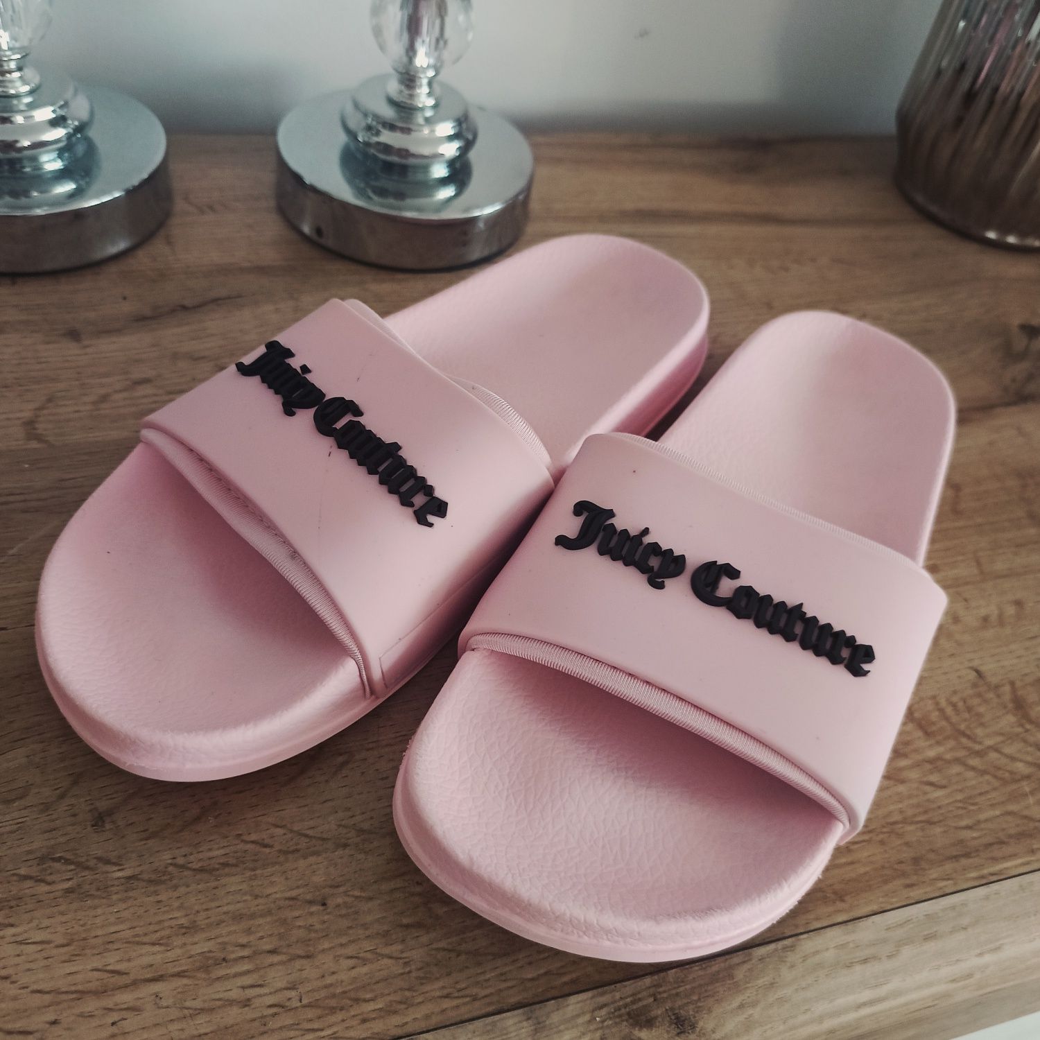 Klapki juicy couture 40 pudrowy róż