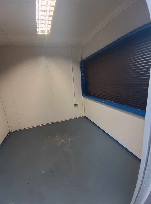 Kiosk handlowy ładny na targowisku niskie oplaty