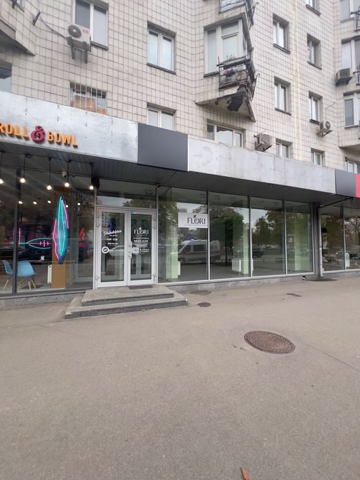 Оренда торгове приміщення 62м2, фасад, Берестейській